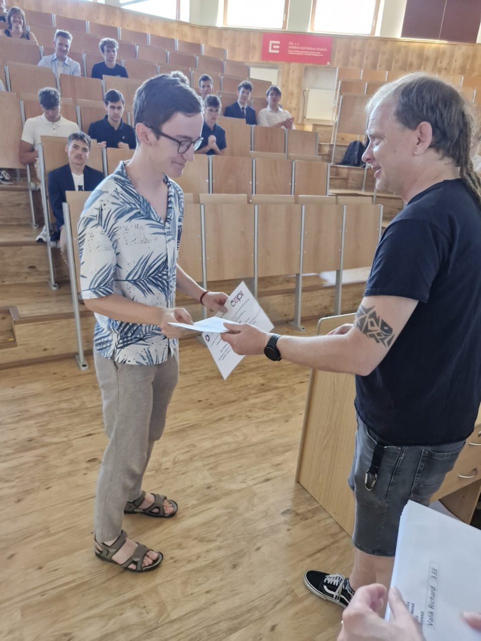 20260626 094100 - Předána motivační stipendia
