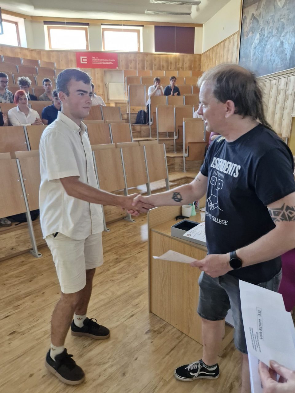 20260626 094113 - Předána motivační stipendia
