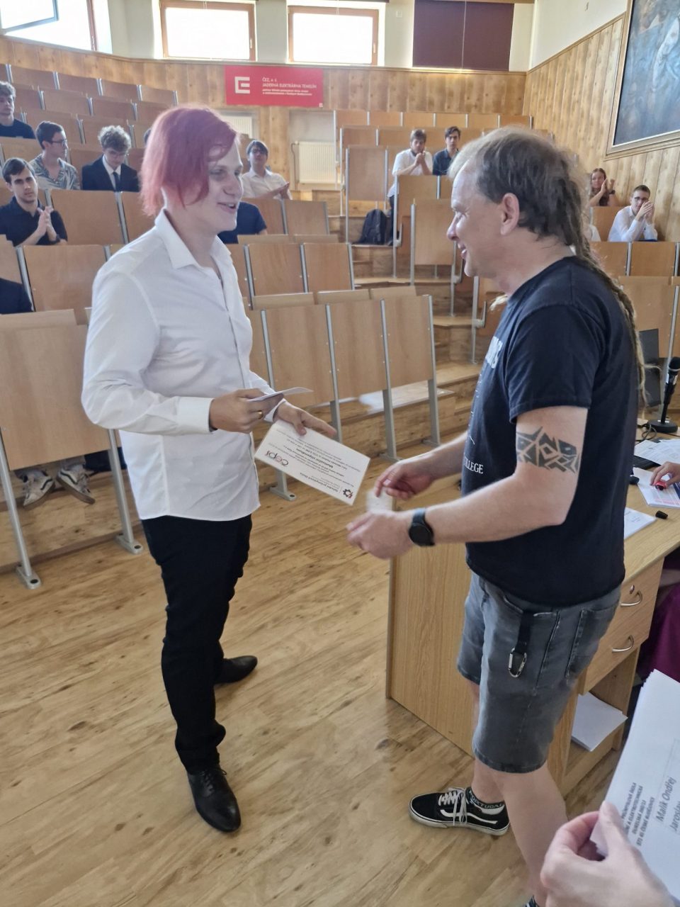 20260626 094145 - Předána motivační stipendia