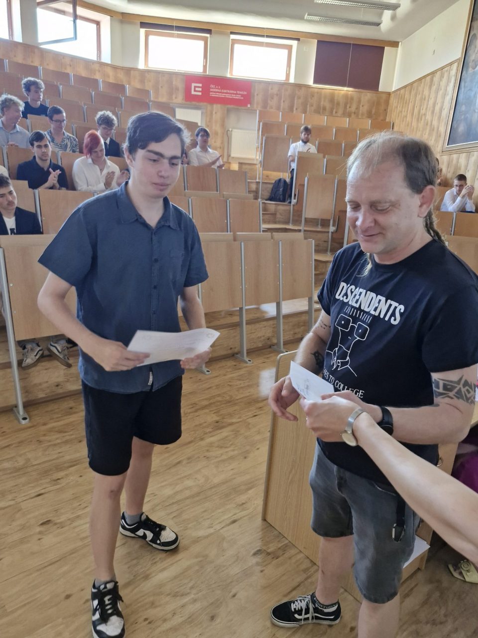 20260626 094232 - Předána motivační stipendia