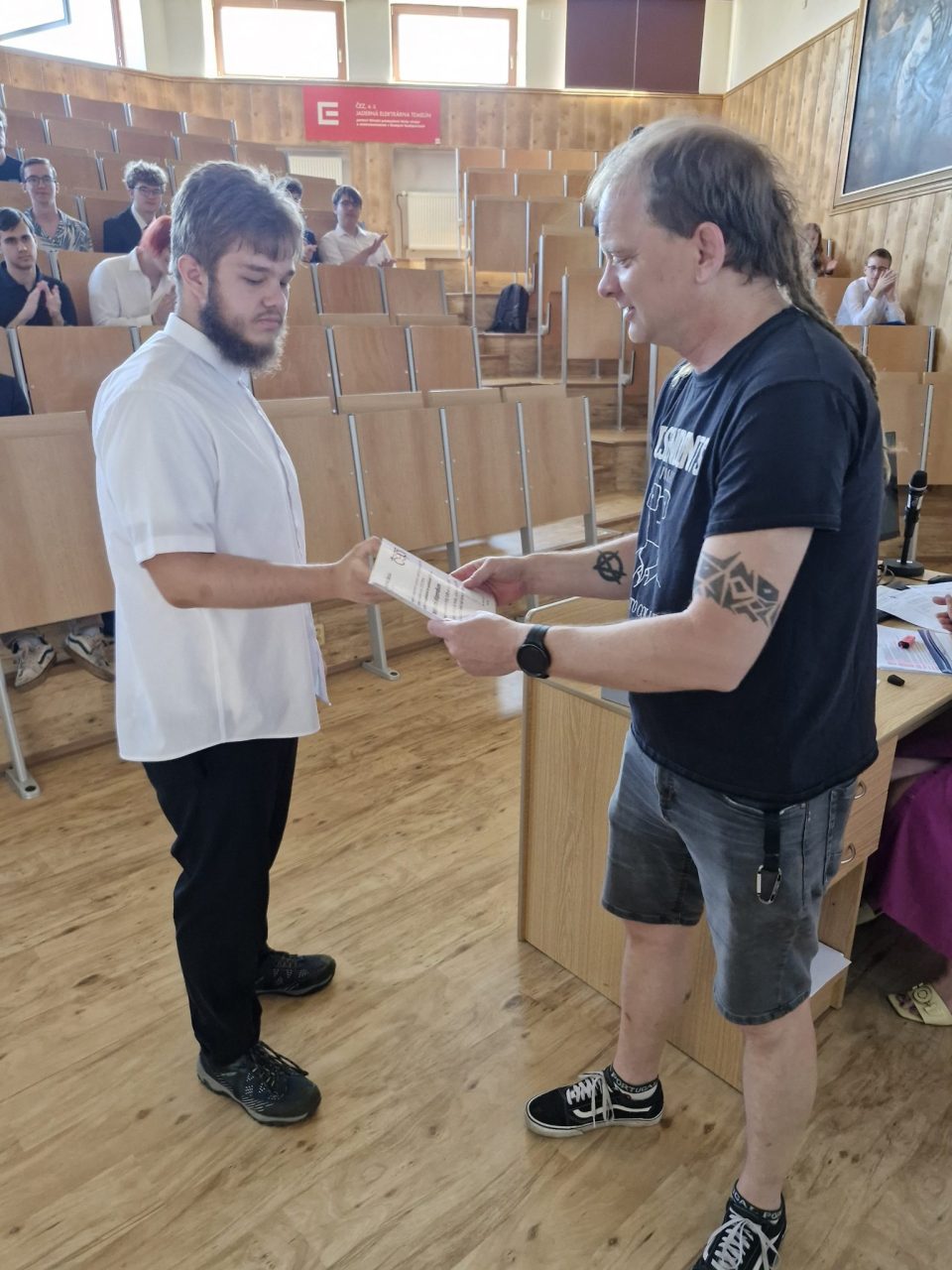 20260626 094248 - Předána motivační stipendia