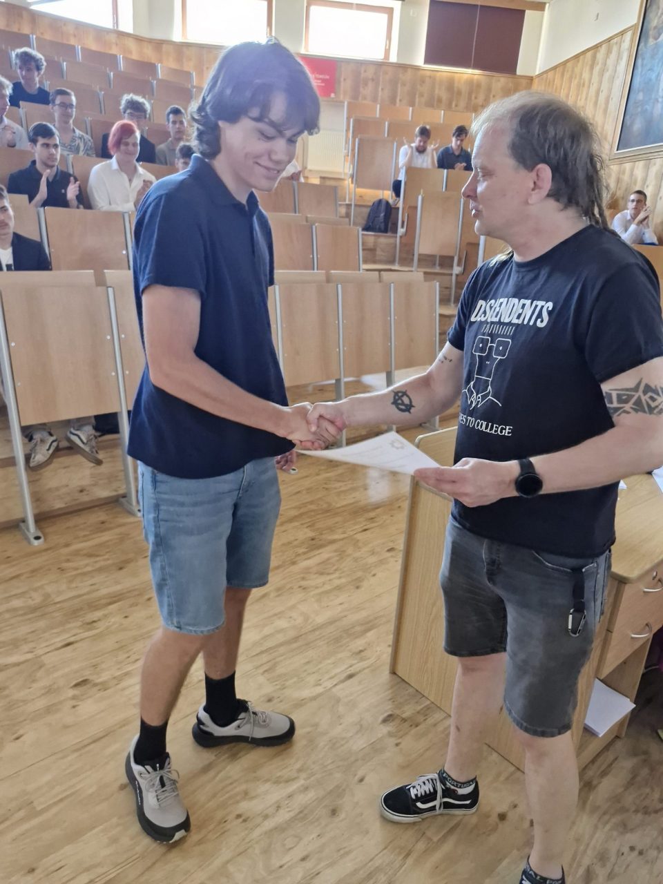 20260626 094328 - Předána motivační stipendia