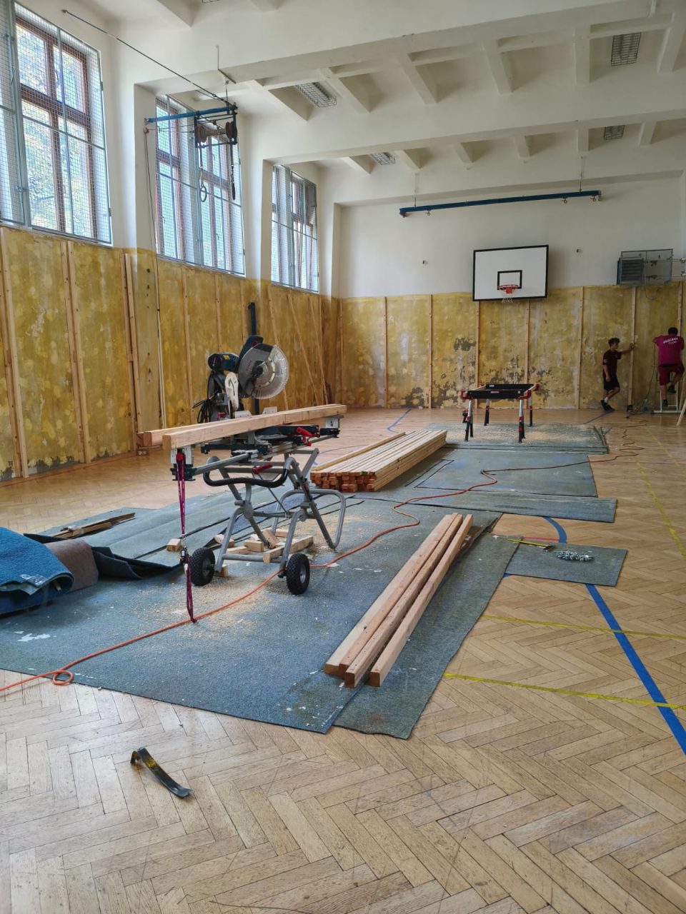 IMG 20260904 WA0000 - Rekonstrukce podlah a obložení sportovních prostor na SPŠ SE