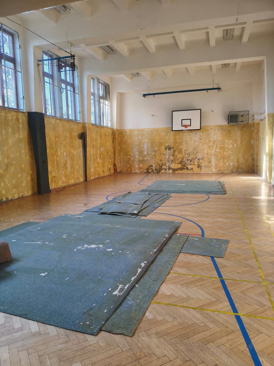 IMG 20260904 WA0008 - Rekonstrukce podlah a obložení sportovních prostor na SPŠ SE
